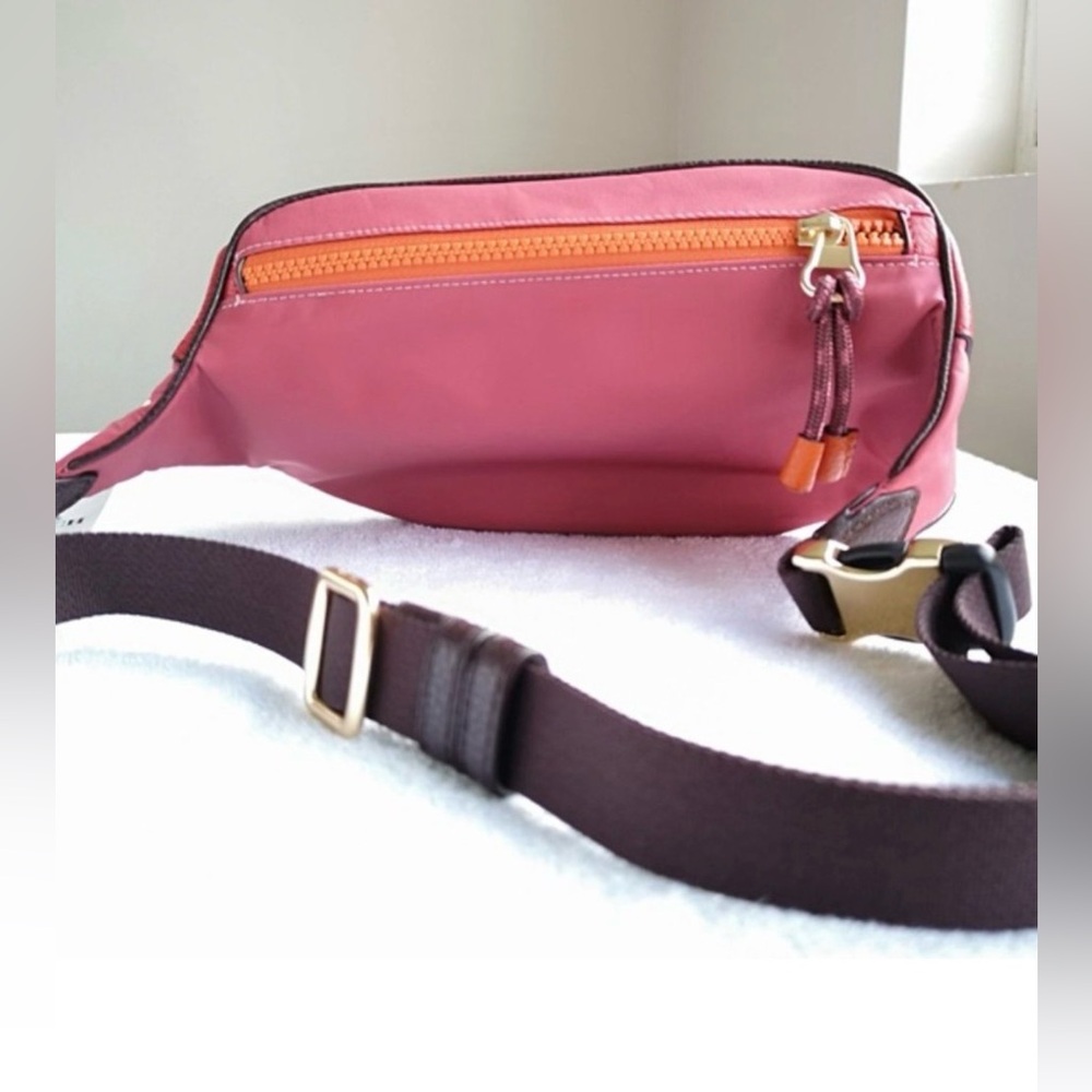 Coach RARE Vale Crossbody - Picture 3 of 12